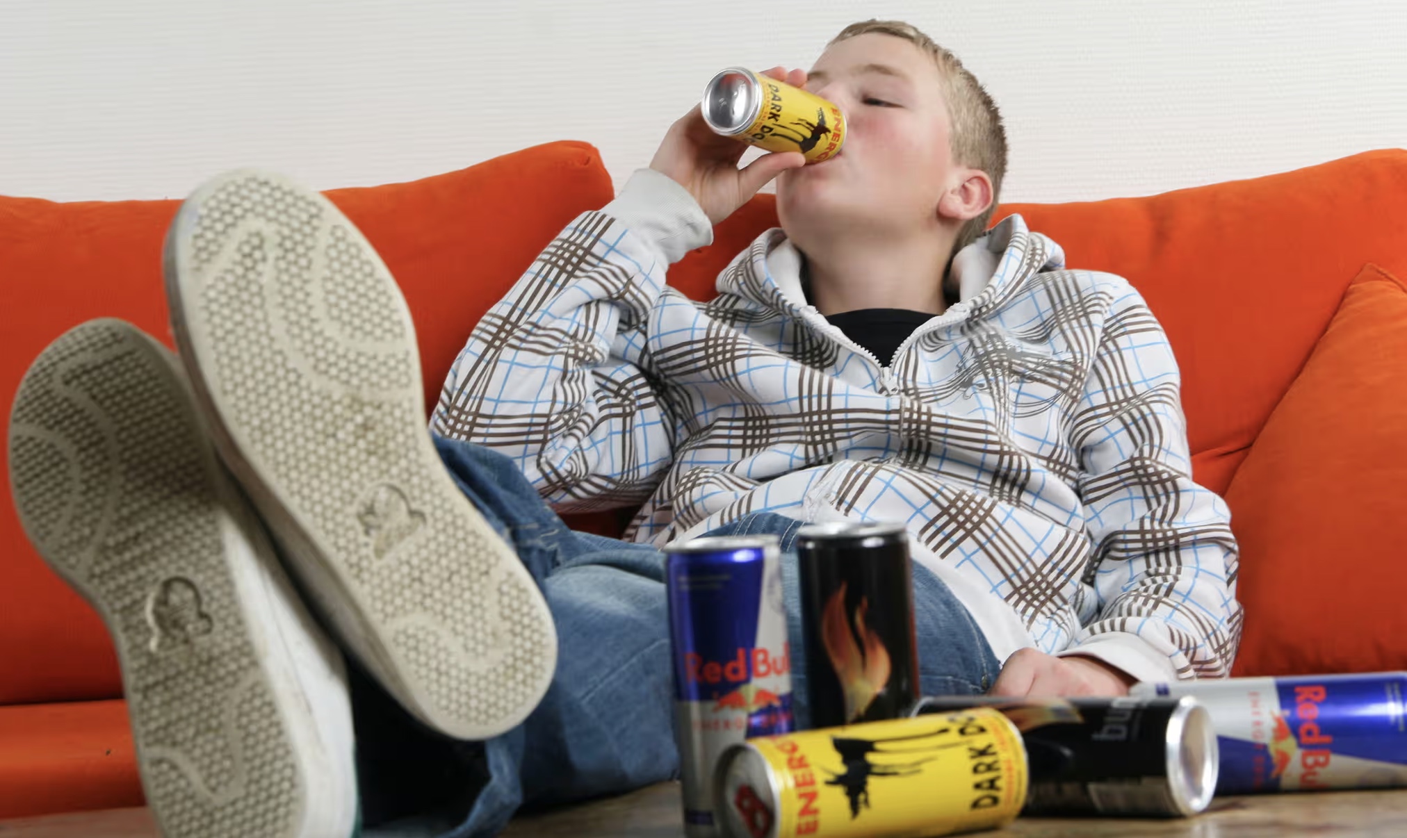 Все больше детей чрезмерно употребляют энергетические напитки