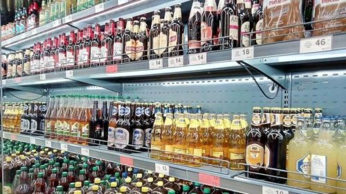 Даже пиво: в Украине могут запретить продавать сигареты и алкоголь в магазинах и супермаркетах