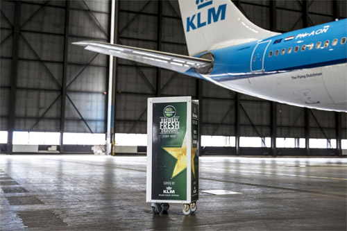 KLM и Heineken начали разливать пиво в небе