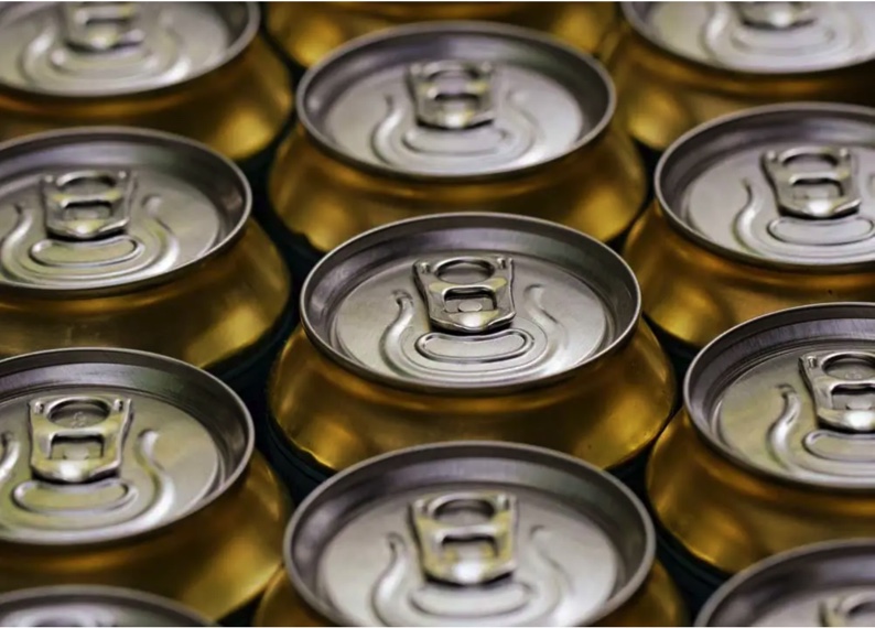 Производители пива заявили о нехватке алюминиевых банок
